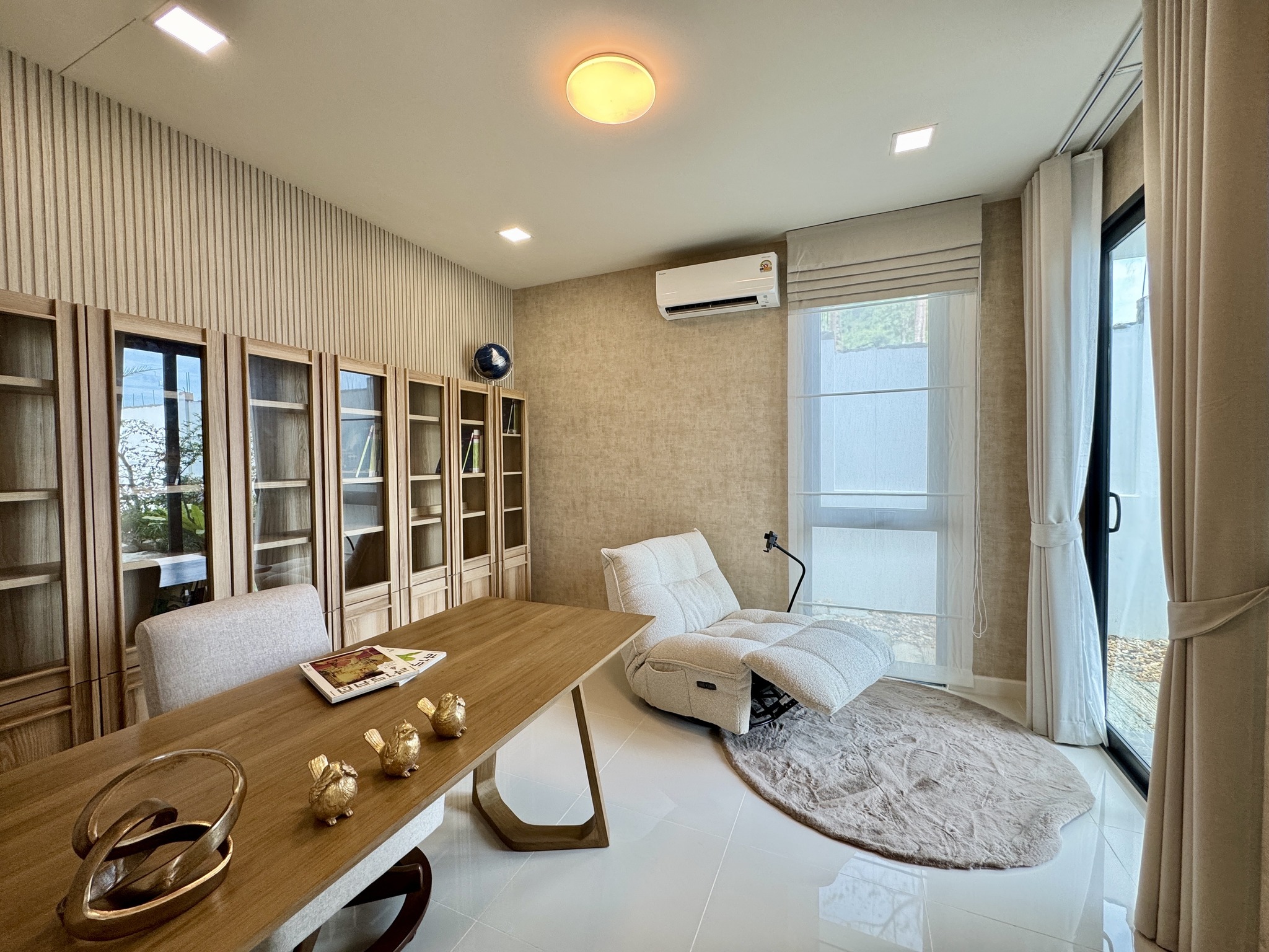 3794 Supicha The Circle